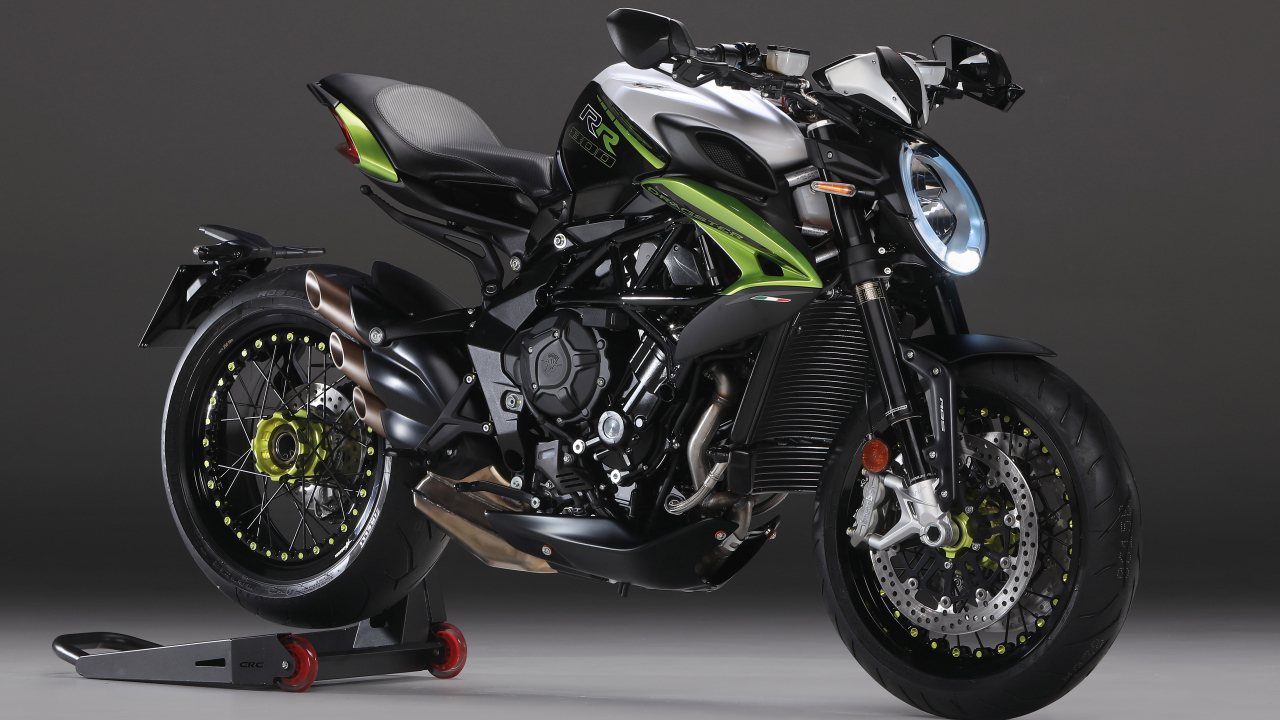 Мотоцикл Agusta Dragster 800 RR 2020 года на сером фоне