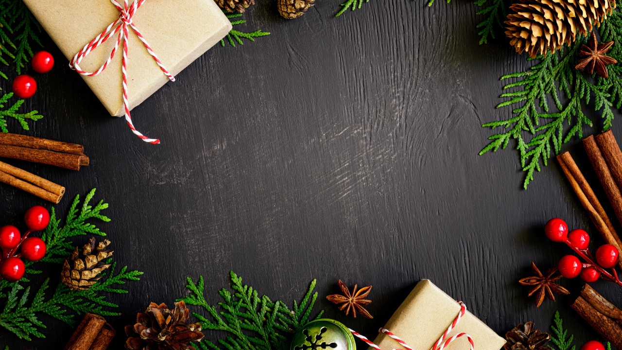 Новогодний декор на черном фоне, шаблон для новогодней открытки 