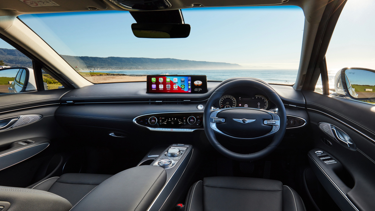 Черный салон автомобиля Genesis GV70 2.5T 2021 года