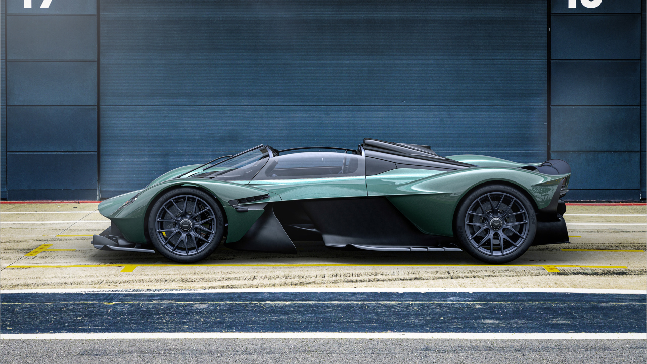 Кабриолет Aston Martin Valkyrie Spyder 2021 года вид сбоку