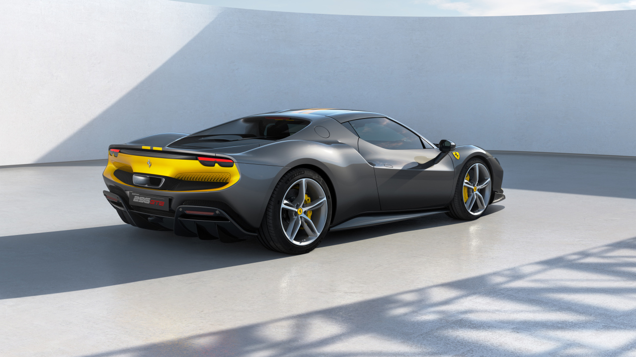 Быстрый автомобиль Ferrari 296 GTB Assetto Fiorano 2022  года вид сзади