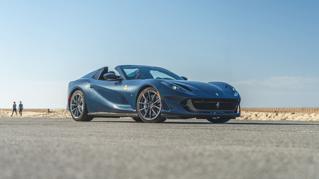 Спортивный автомобиль  Ferrari 812 GTS, 2021 года