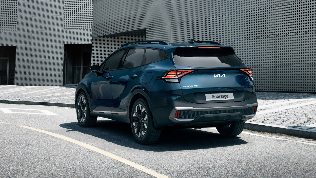 Внедорожник Kia Sportage X-Line 2021 года вид сзади