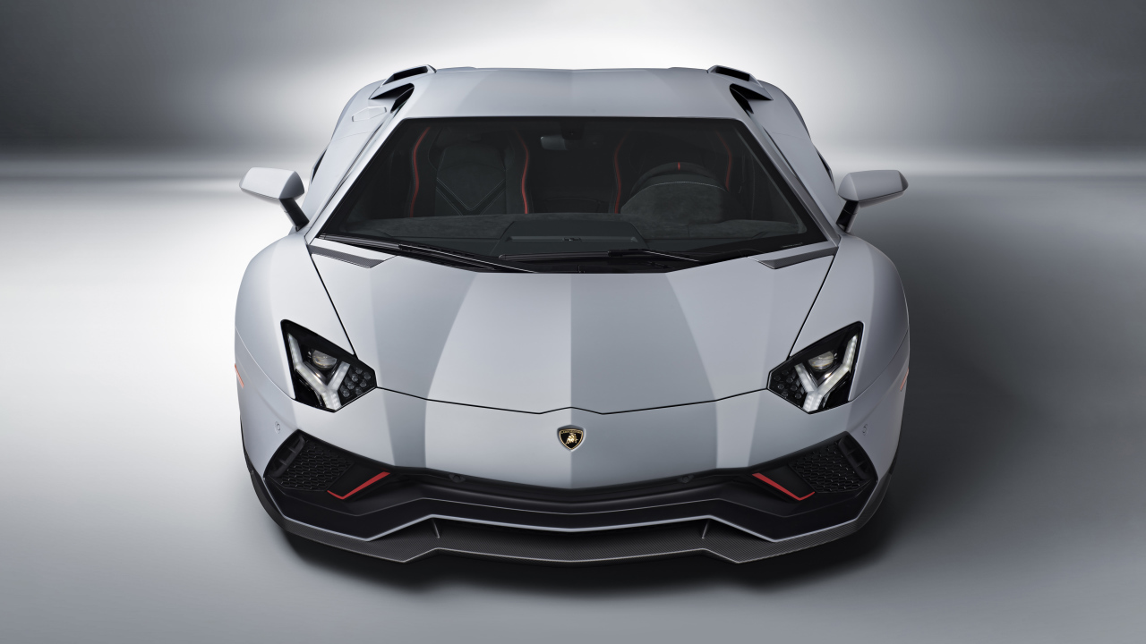 Спорткар Lamborghini Aventador LP 780-4 Ultimate 2021 года вид спереди