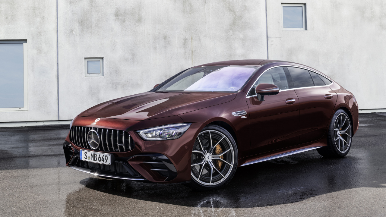 Коричневый автомобиль  Mercedes-AMG GT 53, 2021 года