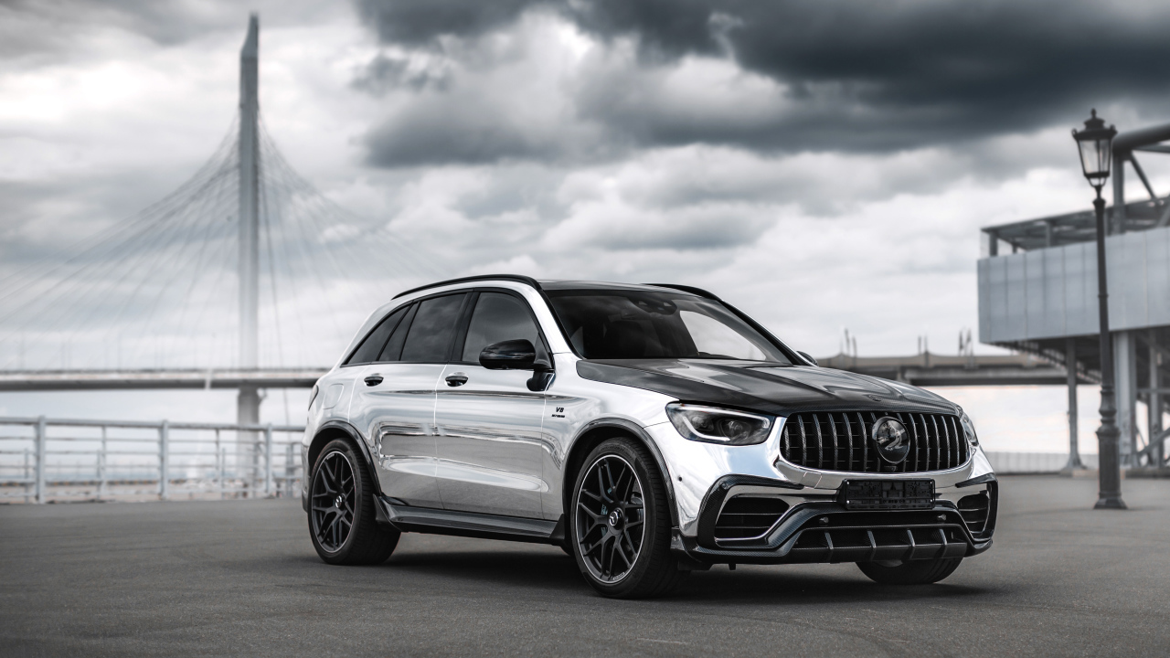 Серебристый  Mercedes-AMG GLC-Klasse Inferno 2021 года 