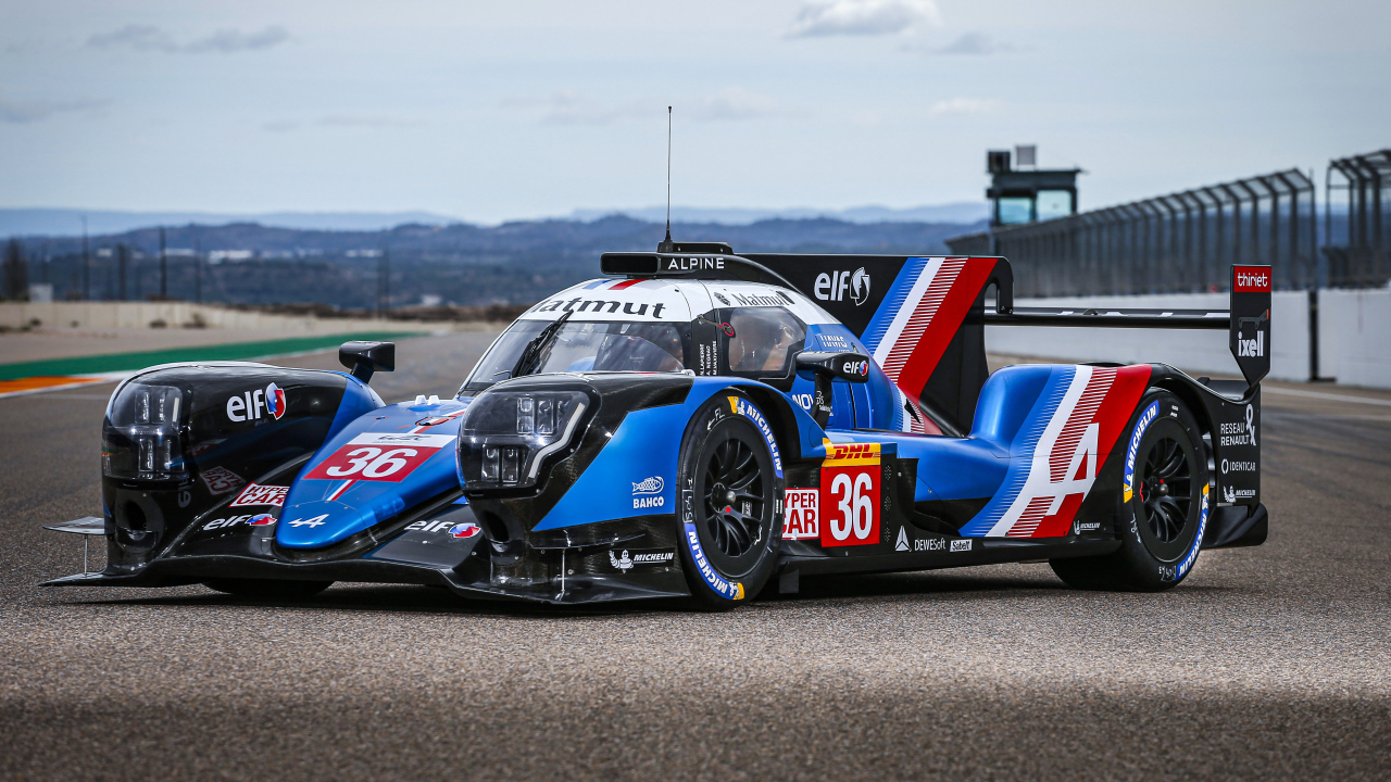 Гоночный автомобиль Alpine A480 2021  года на трассе