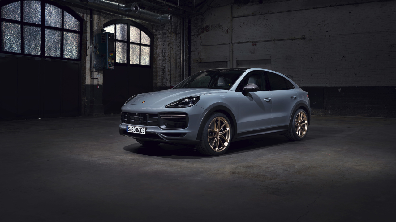 Кроссовер Porsche Cayenne Turbo GT 2021 года