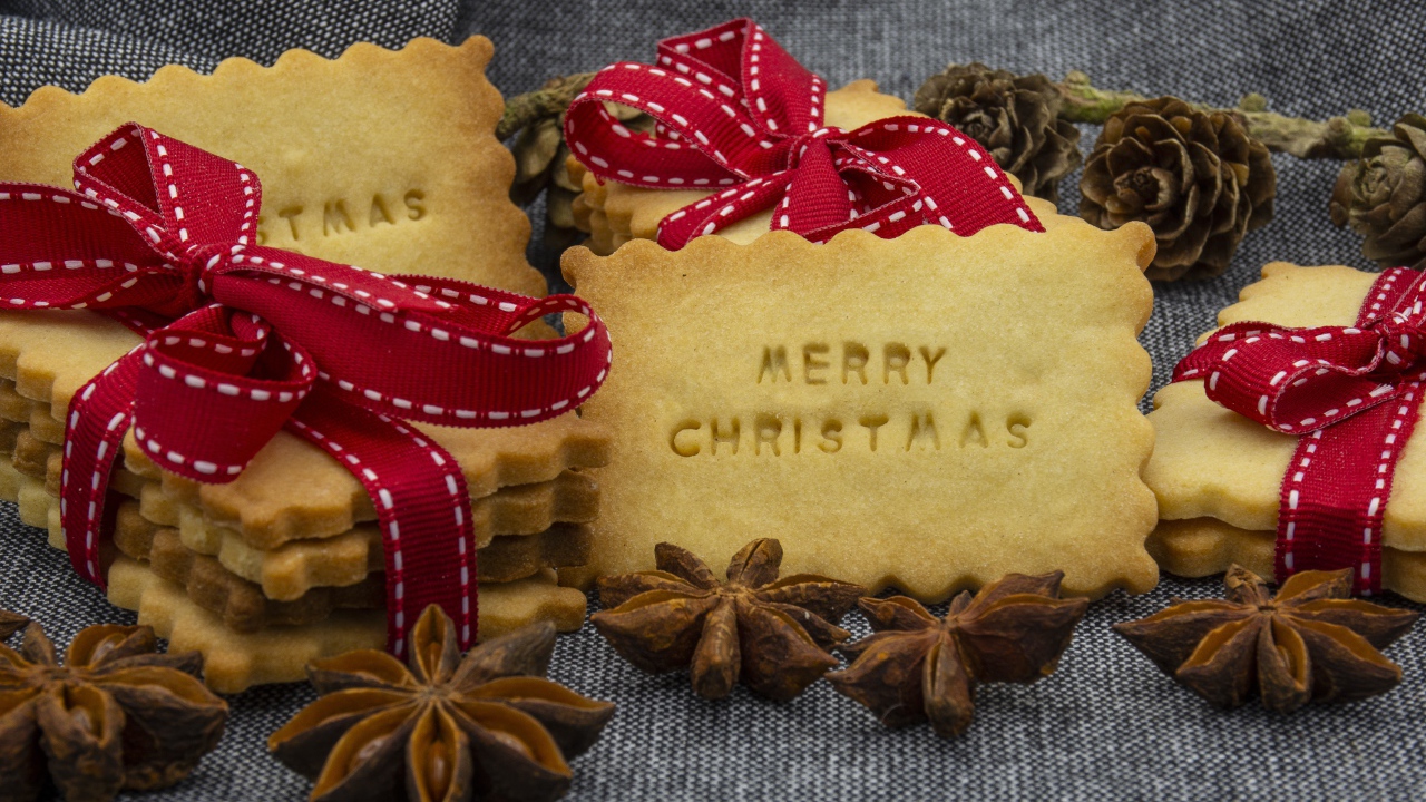 Рождественское печенье с бантами и бадьяном