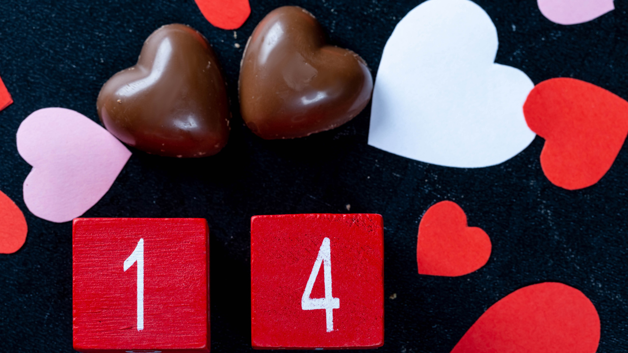 Кубики и шоколадные конфеты на 14 февраля День Святого Валентина 