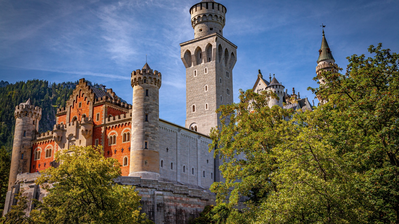 Старинный замок Нойшванштайн, Бавария. Германия