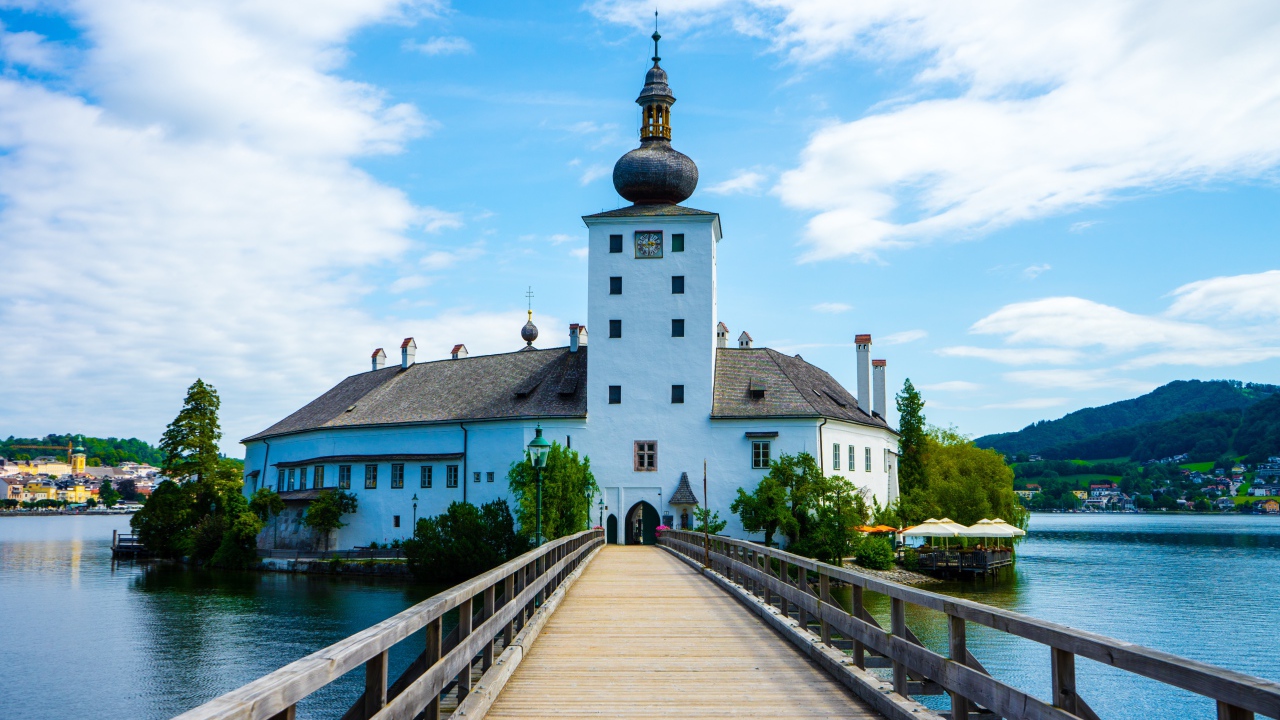 Храм на берегу озера, Австрия