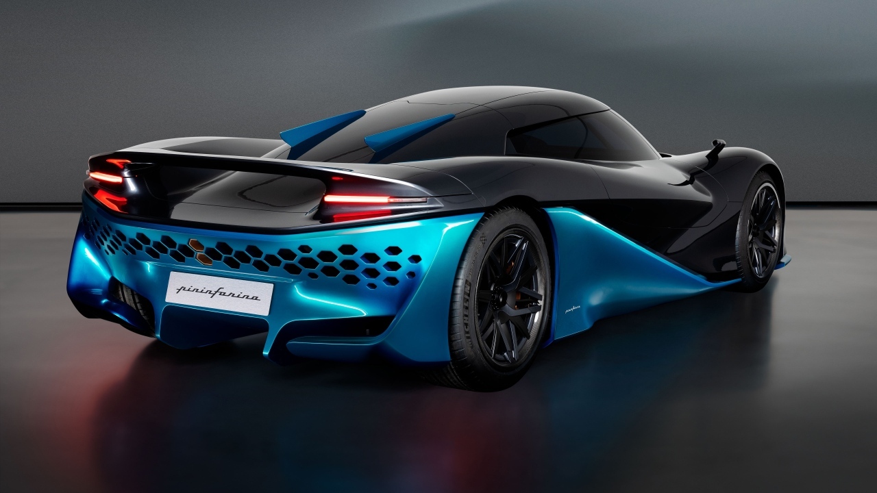 Быстрый автомобиль Viritech Apricale 2022 года вид сзади