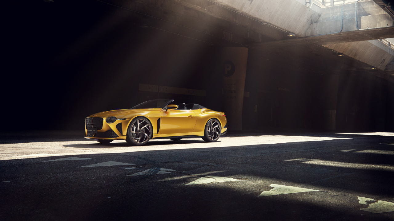 Кабриолет Bentley Bacalar  в ангаре