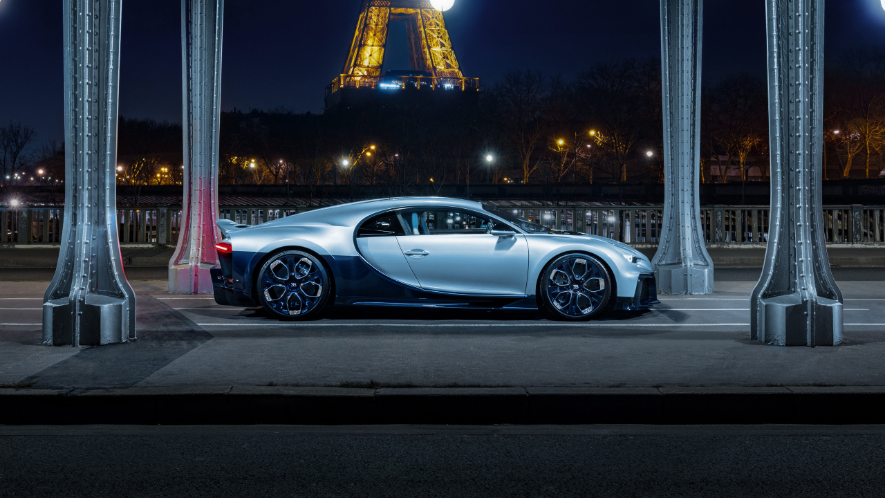 Спорткар Bugatti Chiron Profilée вид сбоку