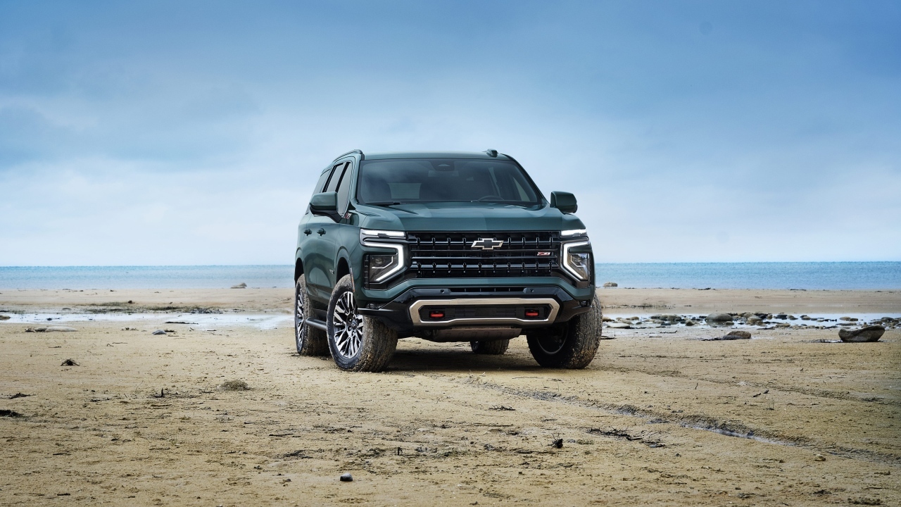 Большой внедорожник Chevrolet Tahoe Z71 2025 года