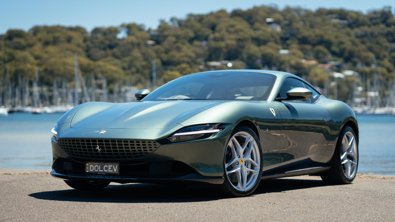 Автомобиль Ferrari Roma