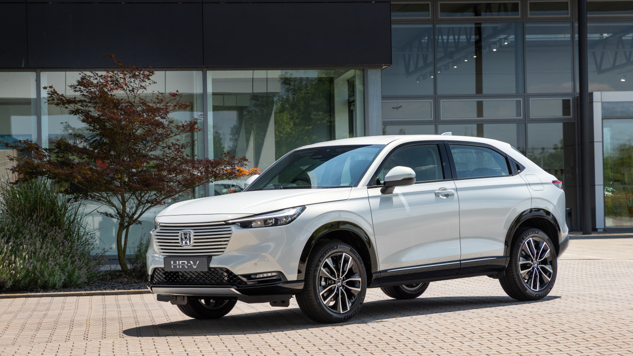 Белый внедорожник Honda HR-V