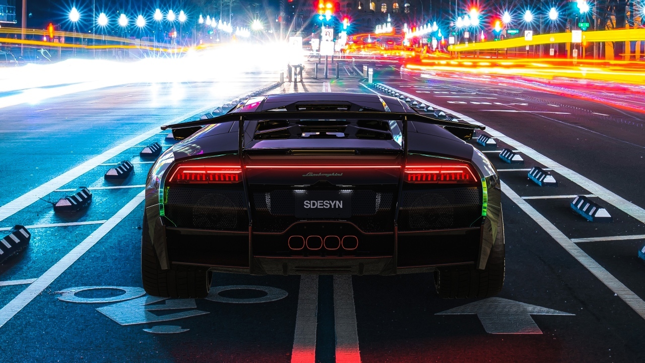 Вид сзади на автомобиль Lamborghini Murcielago Custom