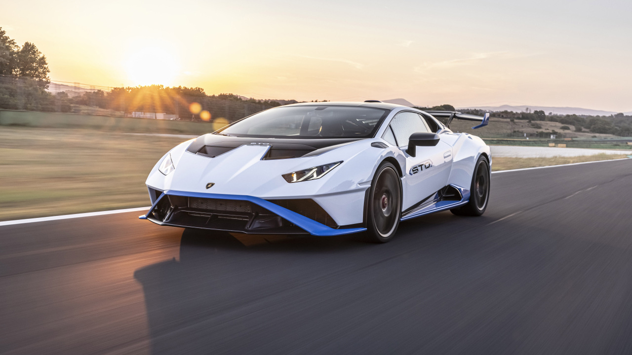 Белый Lamborghini Huracán STO 2022 года 
