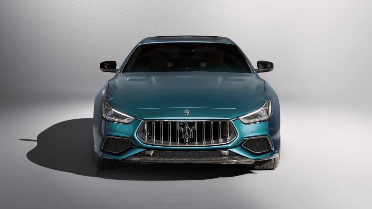 Вид спереди на автомобиль Maserati Ghibli 334 Ultima 2023 года