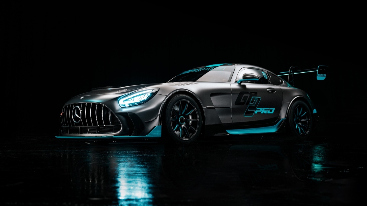 Презентация автомобиля Mercedes-AMG GT2 PRO