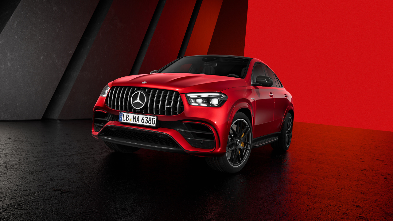 Красный автомобиль Mercedes-AMG GLE 63 S 4MATIC