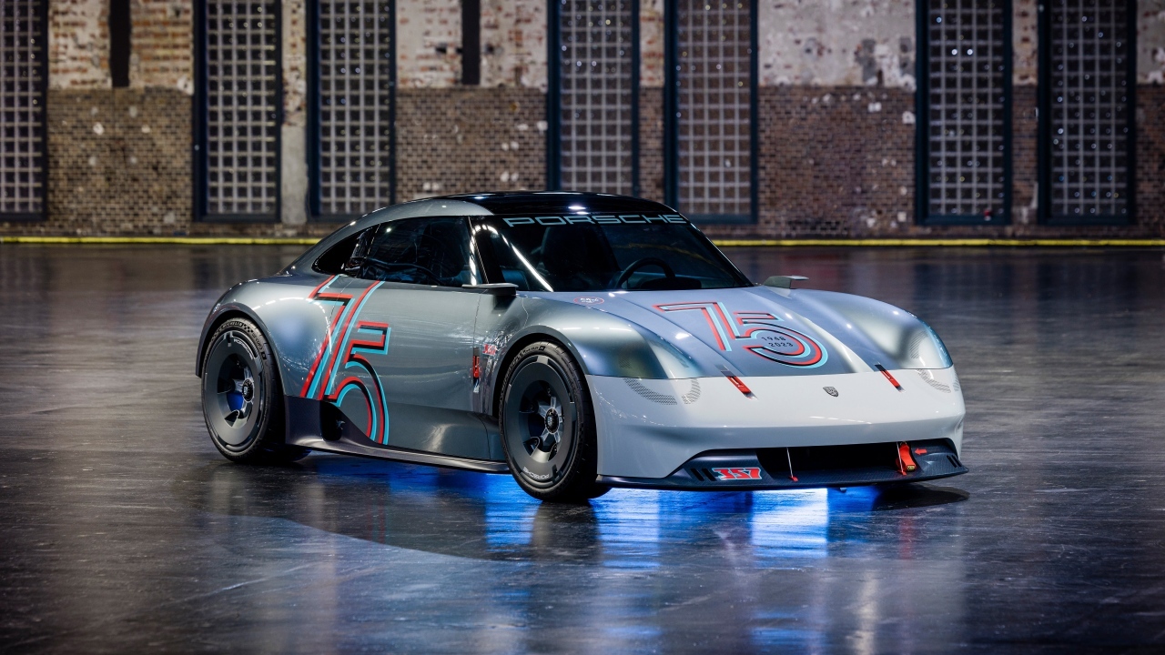 Спортивный автомобиль  Porsche Vision 357 2023 года