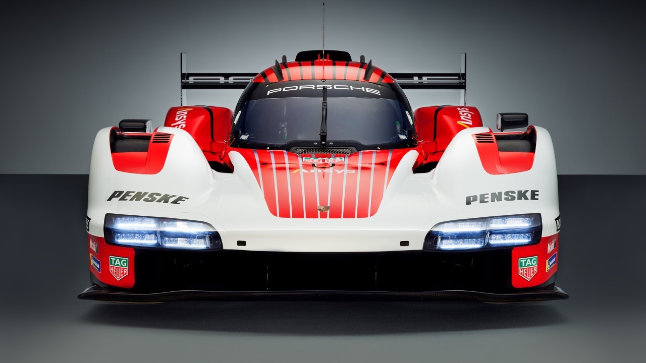 Спортивный гоночный автомобиль Porsche 963 Prototype вид спереди