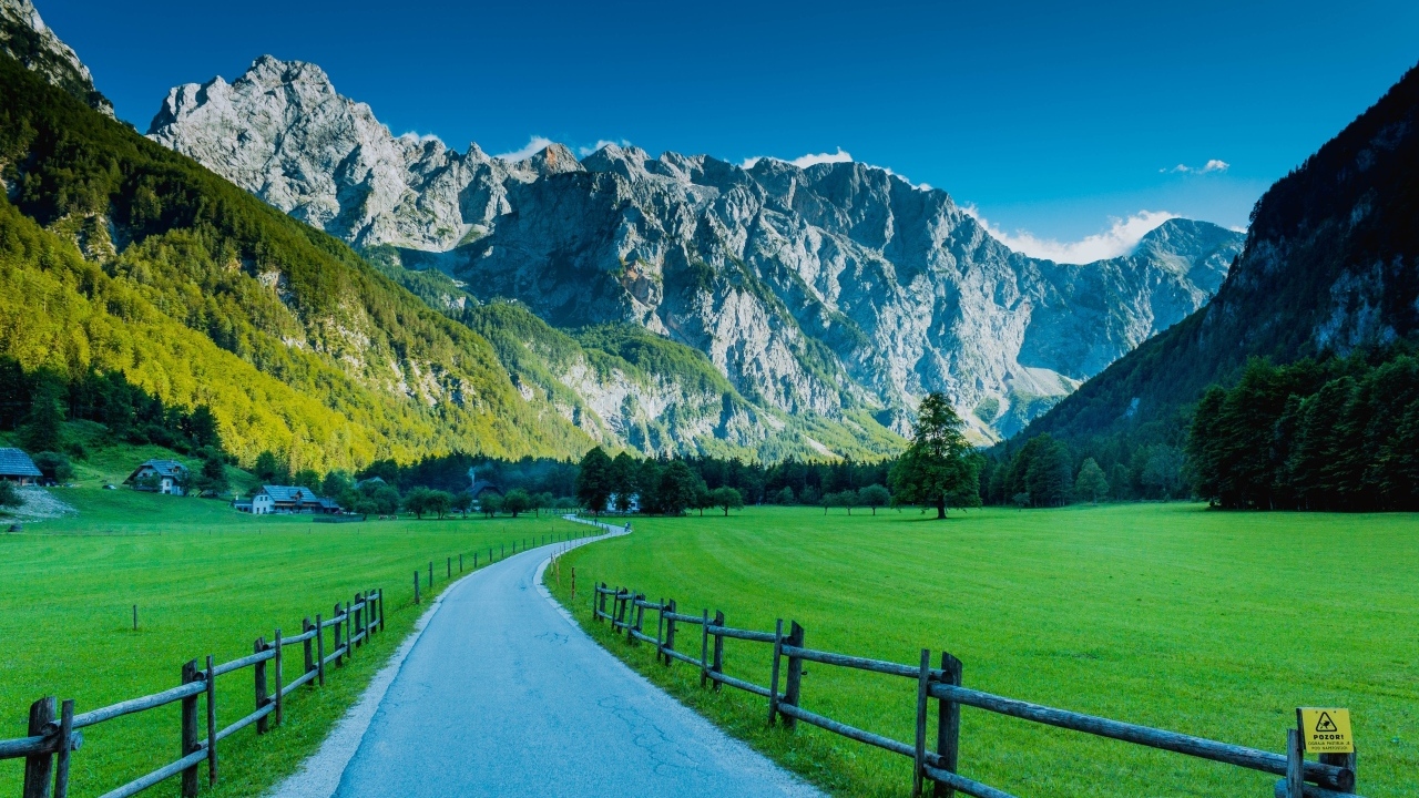 Вид на Альпы в Логарской  долине