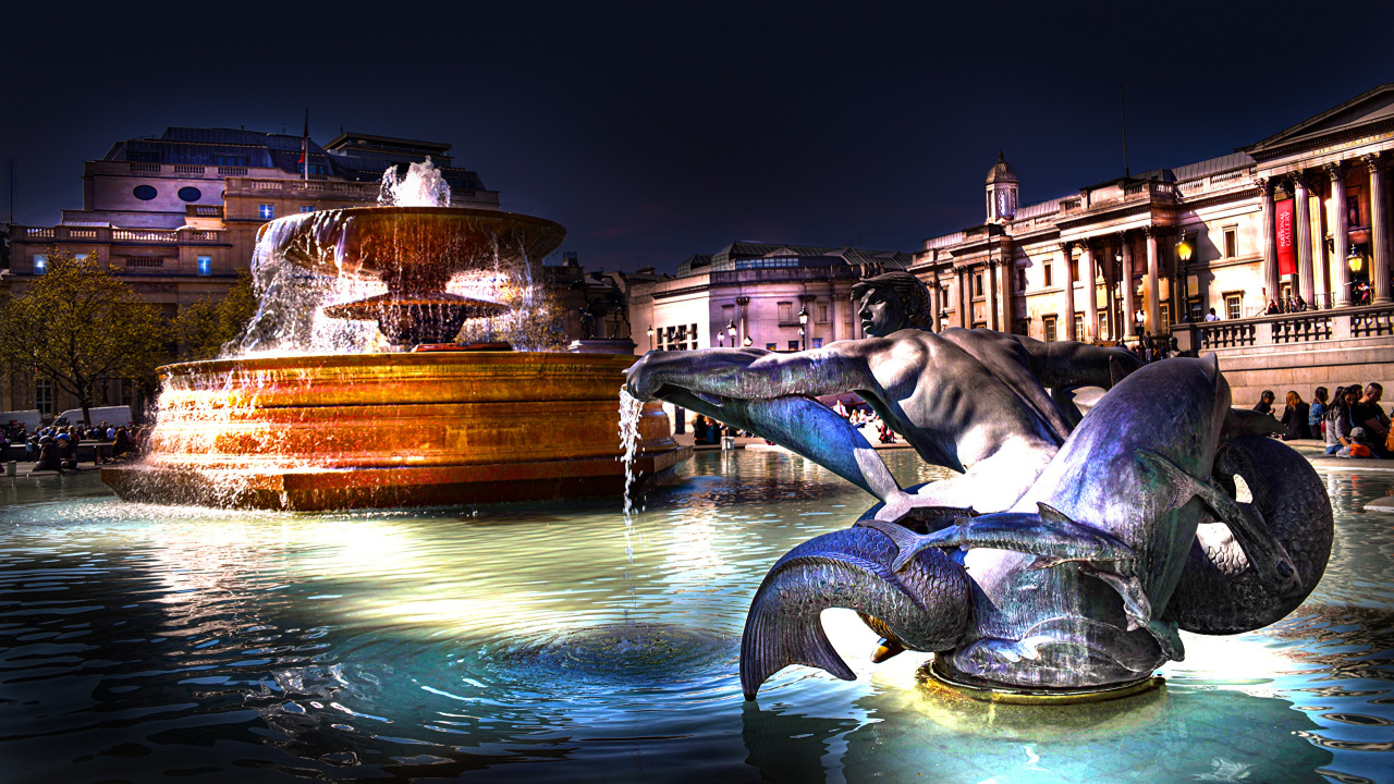 Фонтан на  Трафальгарской  площади, Лондон. Англия