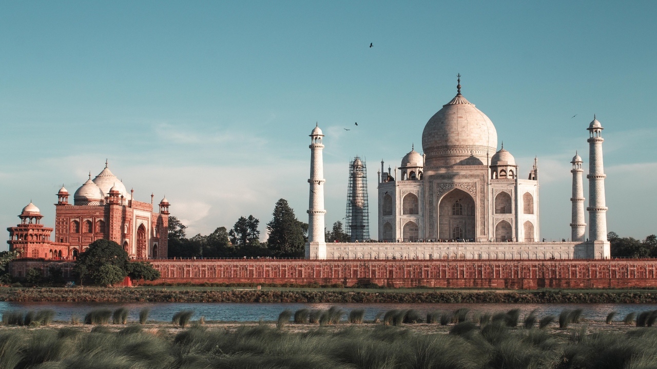 Большой красивый храм Тадж Махал, Индия
