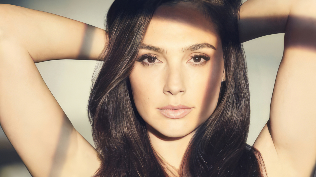 Красивые карие глаза актрисы Галь Гадот