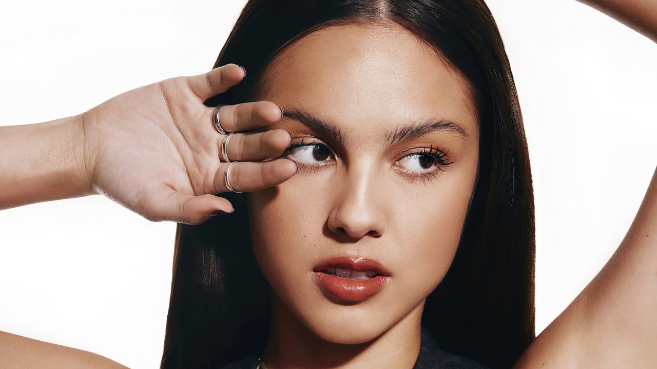 Лицо актрисы Оливия Родриго крупным планом