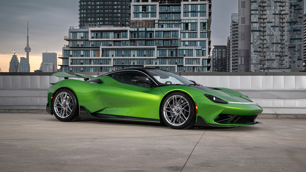 Зеленый автомобиль Pininfarina Battista Furiosa Package