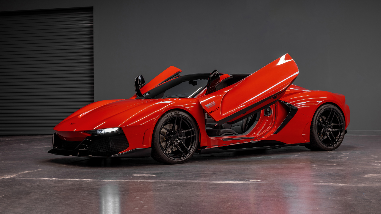 Красный автомобиль  Rezvani Beast 2024 года с открытыми дверями