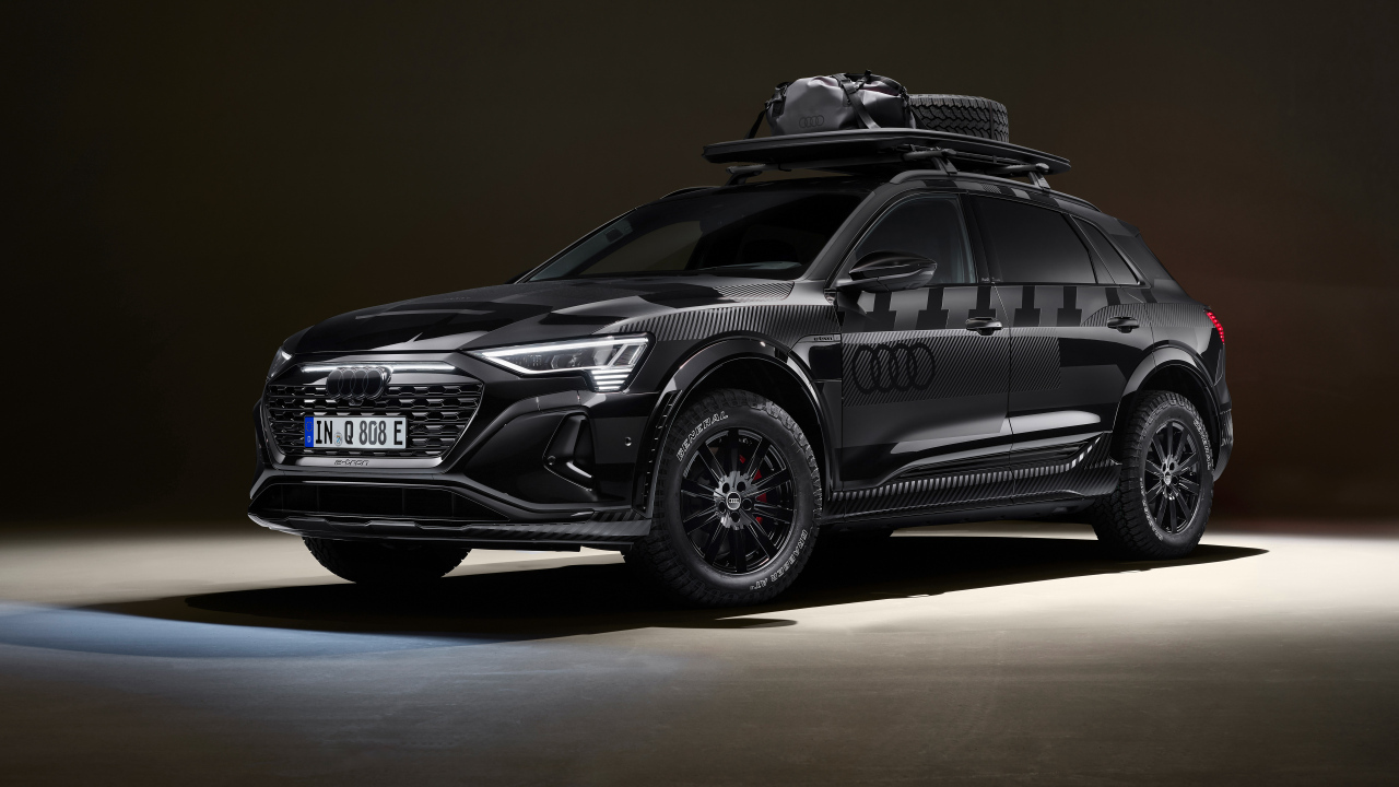 Презентация внедорожника Audi Q8 E-Tron Edition Dakar 2024 года