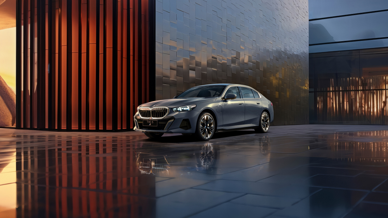 Автомобиль BMW i5 eDrive40L M Sport 2024 года