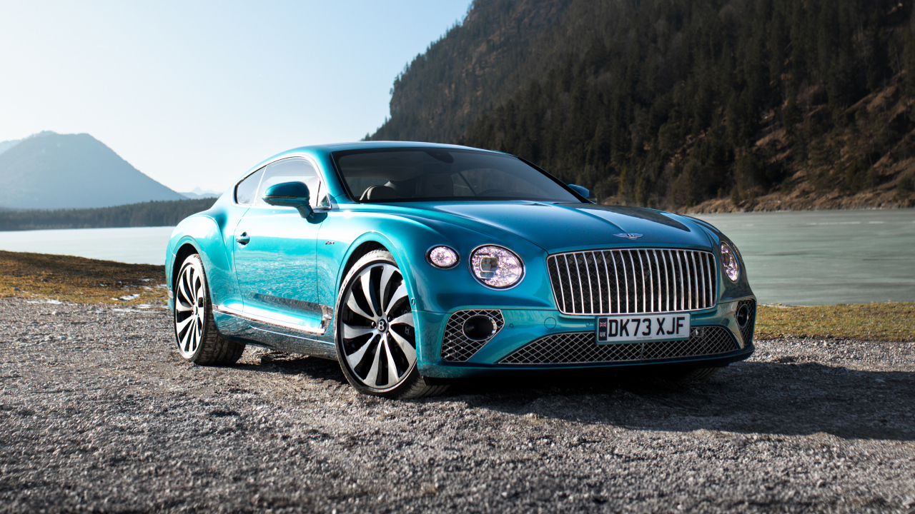 Синий автомобиль Bentley Continental GT Mulliner