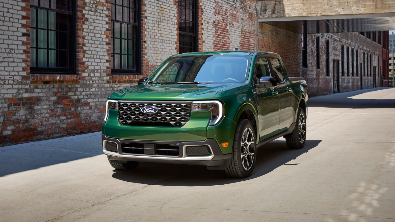 Зеленый автомобиль Ford Maverick Lariat 2025 года