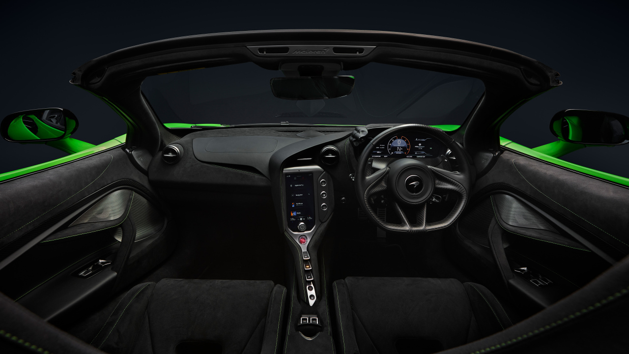 Салон автомобиля McLaren 750S