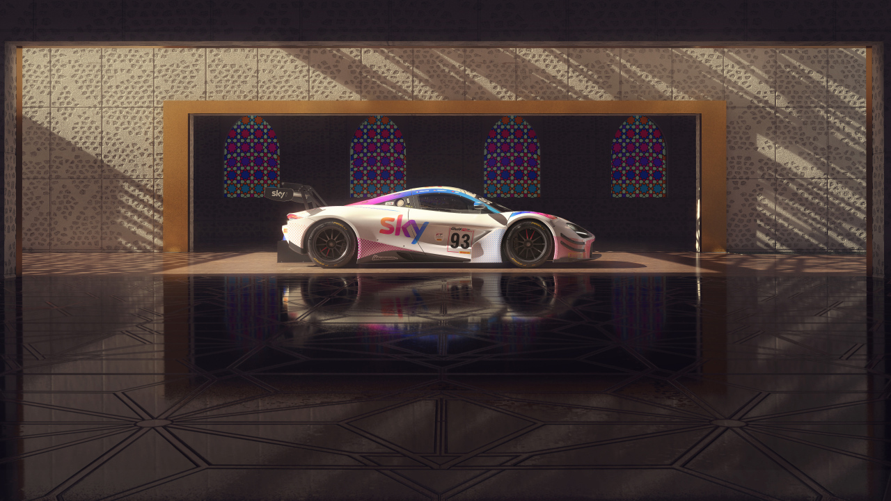 Вид сбоку на автомобиль McLaren 720S GT3 EVO