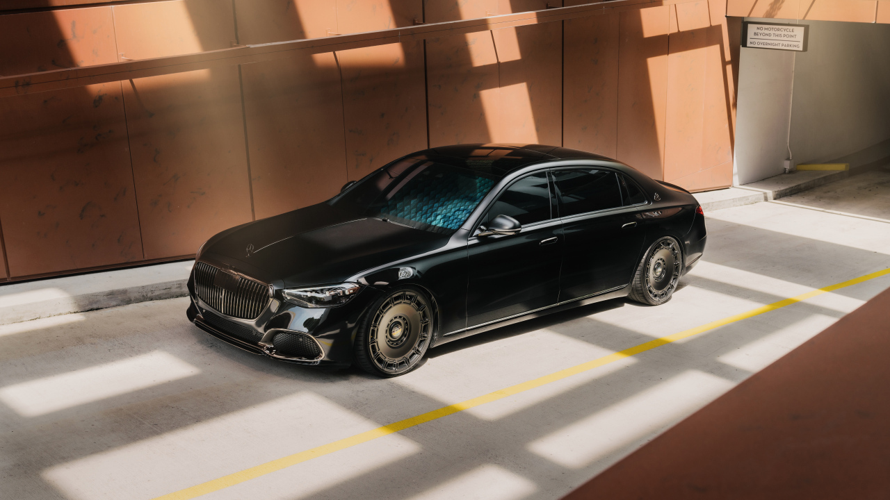 Черный Mercedes-Benz Maybach S Class S680  вид сверху