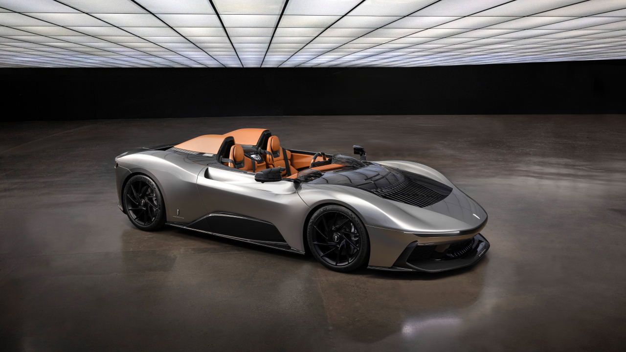 Необычный автомобиль Pininfarina B95 Gotham 2024 года