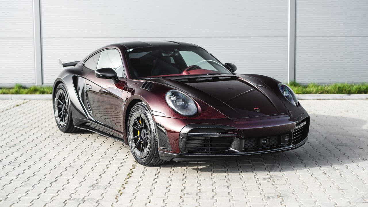 Бордовый автомобиль TopCar Porsche 911 Turbo S Stinger GTR Stealth Edition