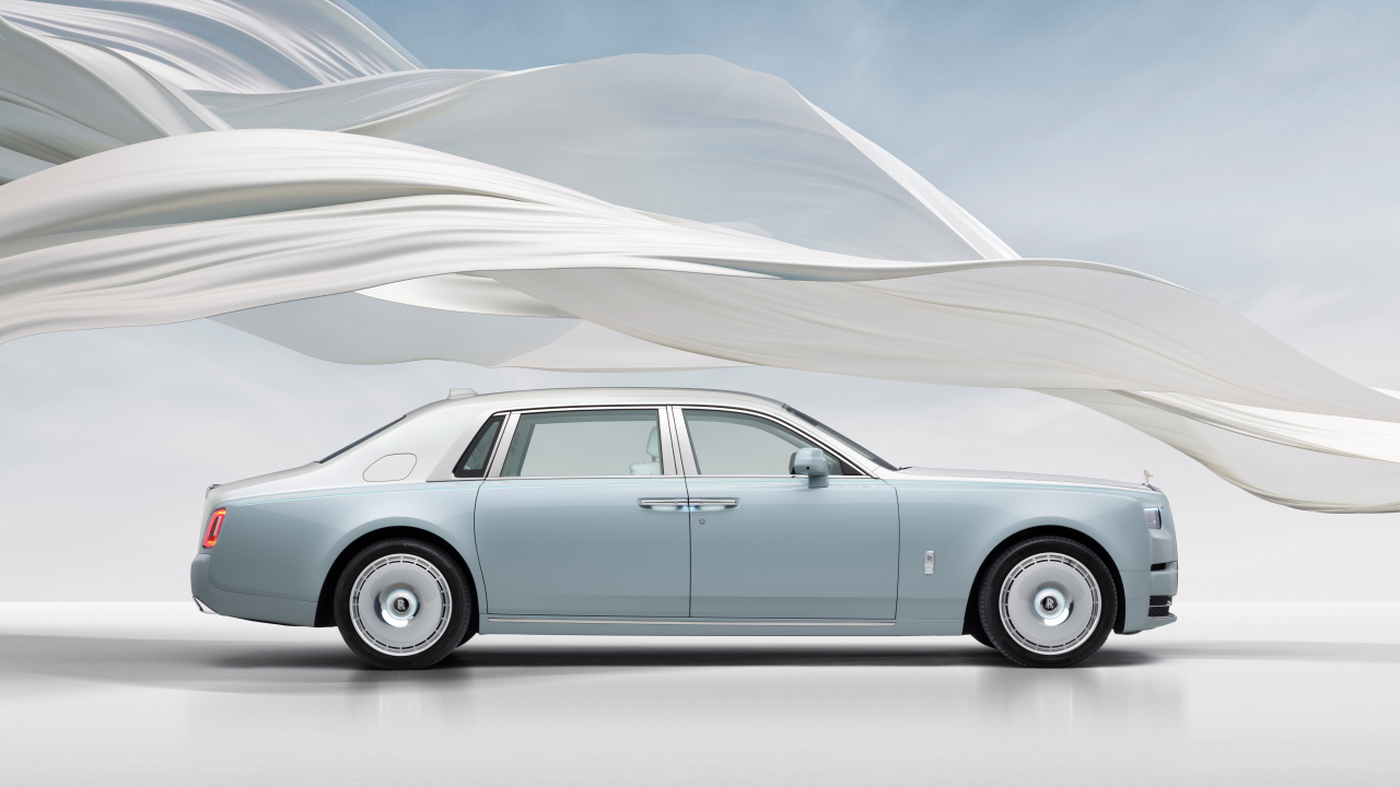 Автомобиль Rolls-Royce Phantom Scintilla 2025 года вид сбоку