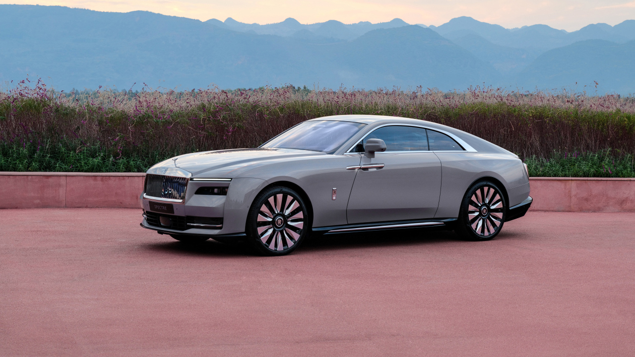 Автомобиль  Rolls-Royce Spectre