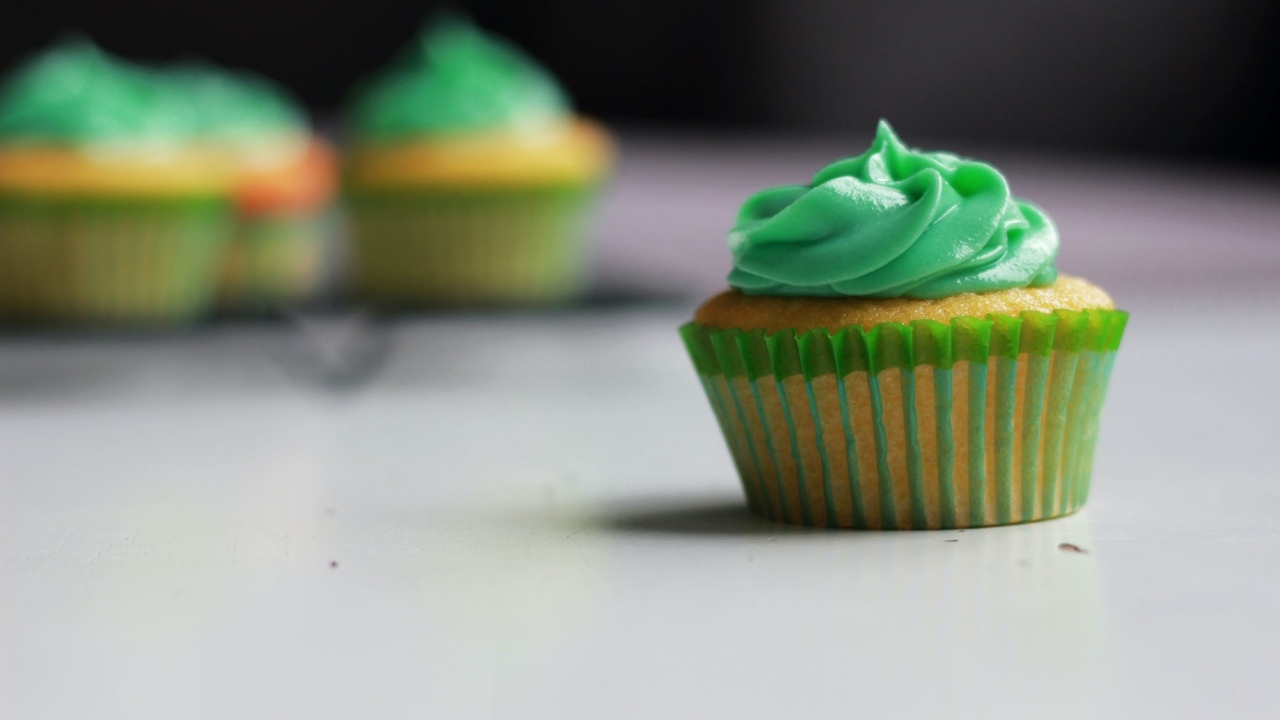 Кекс с зеленым кремом