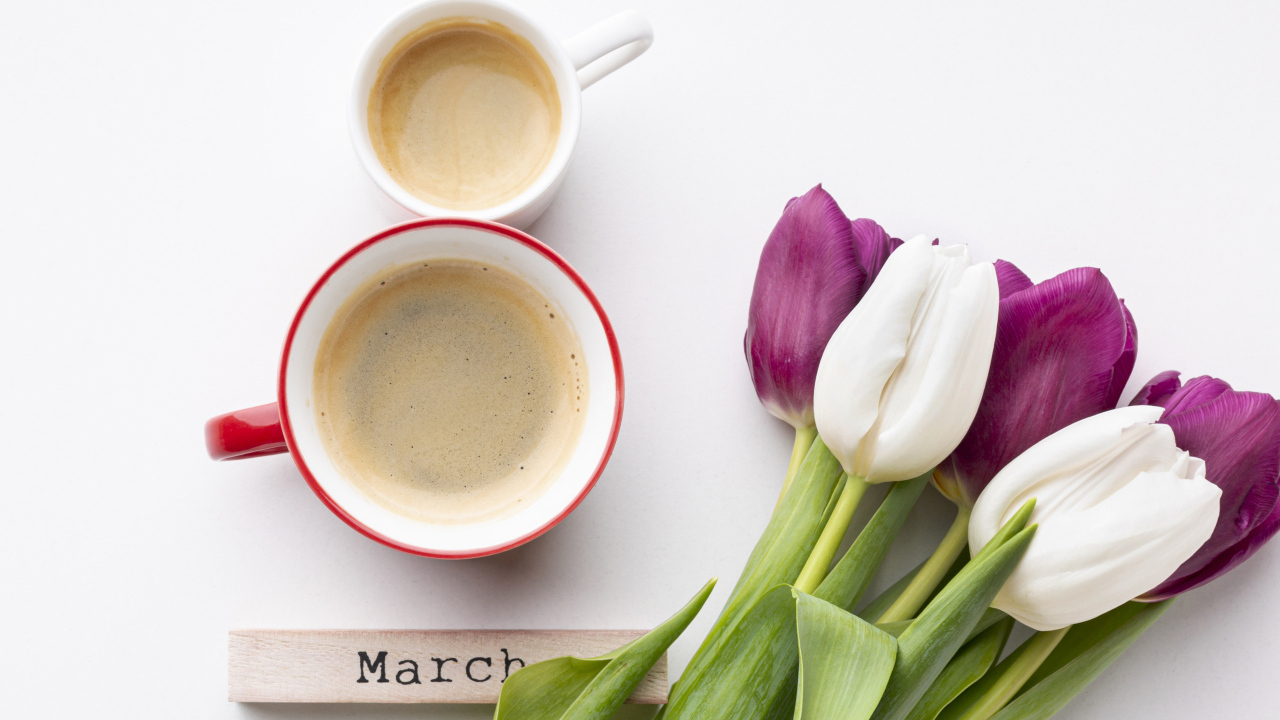 Букет тюльпанов и кофе для любимой на 8 марта