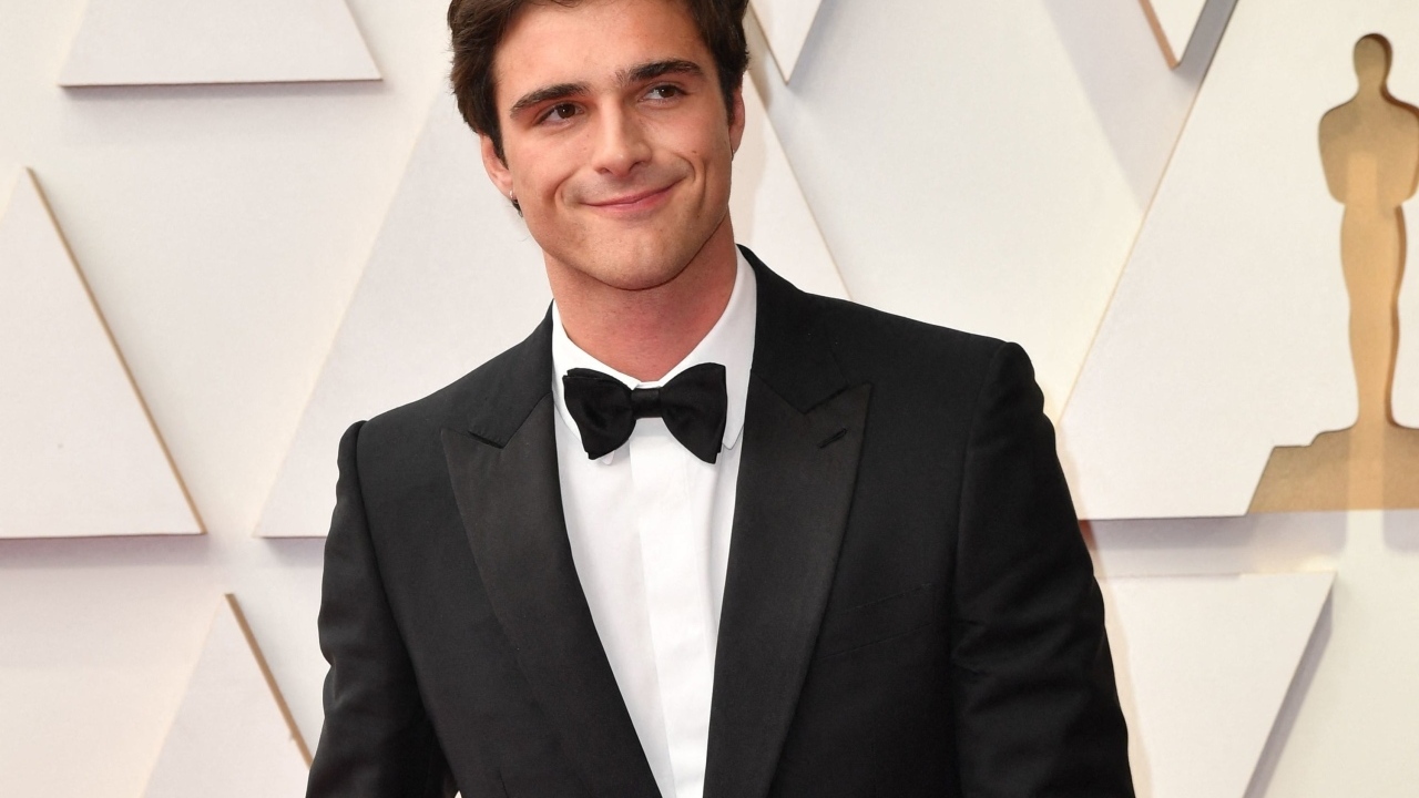 Актер Джейкоб Элорди в костюме